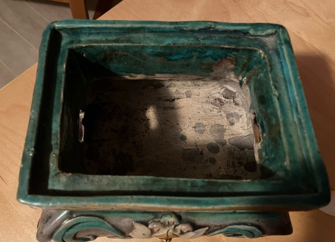 古玩陶瓷化華彩雕刻龍紋四方爐真品鑒賞圖