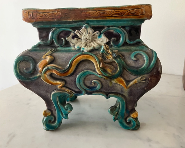 古玩陶瓷化華彩雕刻龍紋四方爐真品鑒賞圖