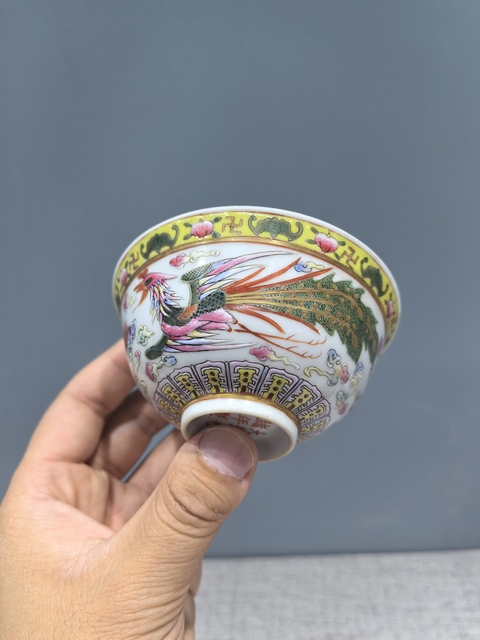 古玩陶瓷龍鳳紋粉彩碗真品鑒賞圖