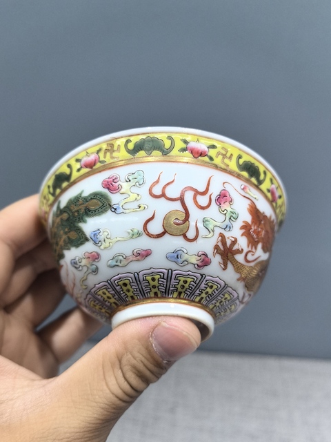 古玩陶瓷龍鳳紋粉彩碗真品鑒賞圖