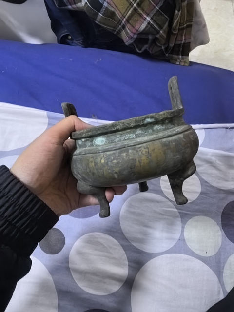 古玩銅器三足鼎式爐真品鑒賞圖