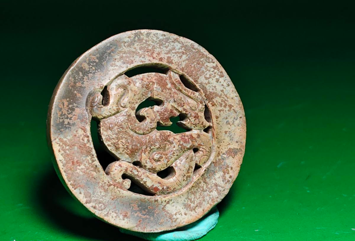 古玩玉器做舊仿古“龍紋玉璧”真品鑒賞圖