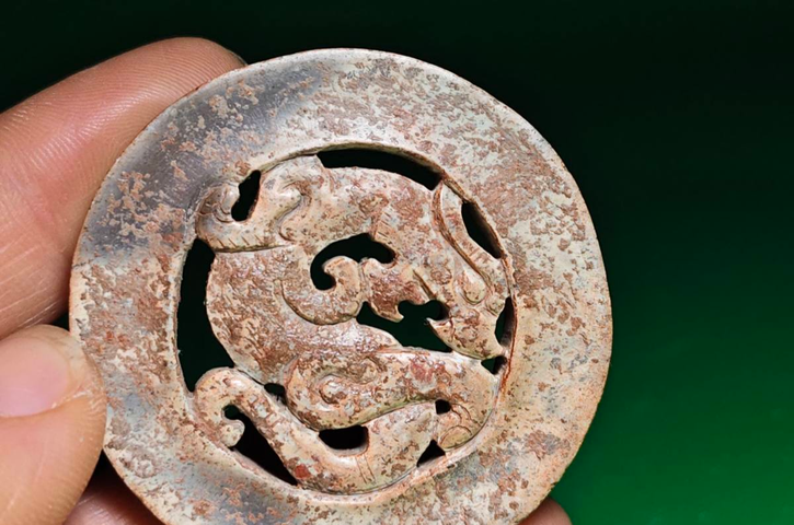 古玩玉器做舊仿古“龍紋玉璧”真品鑒賞圖