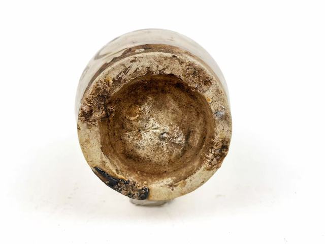 古玩陶瓷清.白地黑褐彩花卉罐真品鑒賞圖