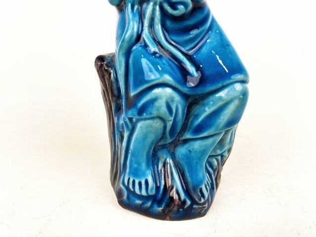 古玩陶瓷民國(guó)·孔雀藍(lán)加紫彩鐵拐李造像真品鑒賞圖