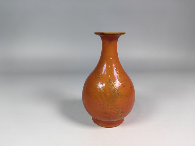 古玩陶瓷晚清民國珊瑚紅描金花卉紋玉壺春瓶真品鑒賞圖