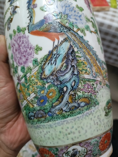 古玩陶瓷廣彩花鳥紋觀音瓶真品鑒賞圖