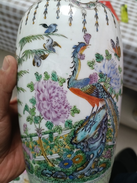 古玩陶瓷廣彩花鳥紋觀音瓶真品鑒賞圖