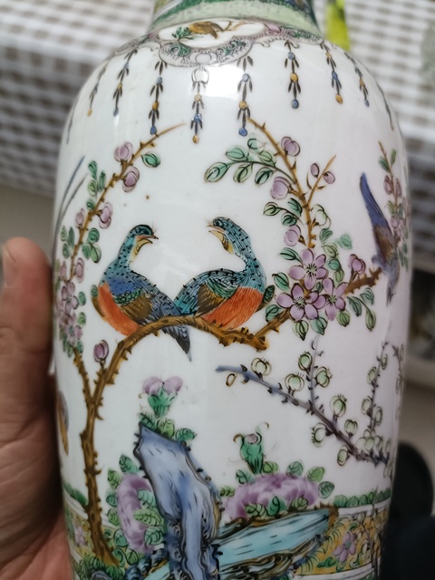 古玩陶瓷廣彩花鳥紋觀音瓶真品鑒賞圖