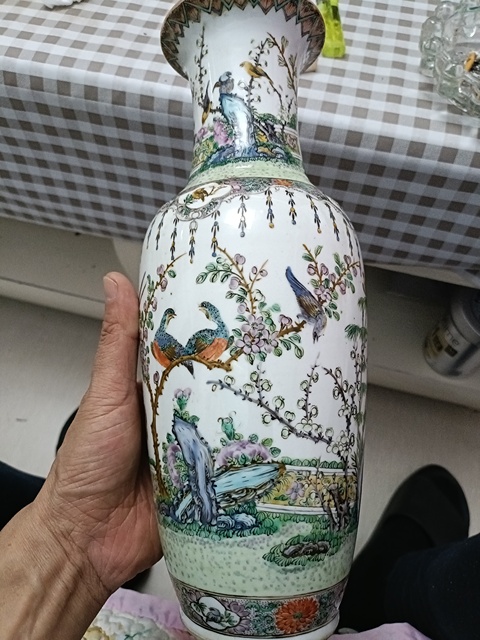 古玩陶瓷廣彩花鳥紋觀音瓶真品鑒賞圖