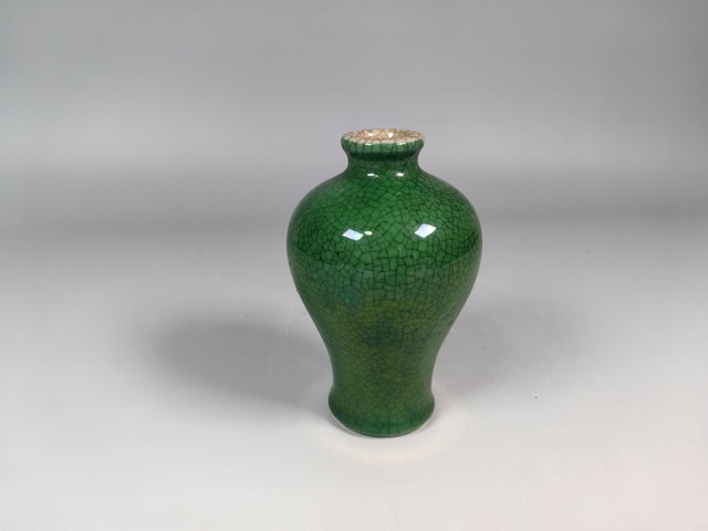 古玩陶瓷清晚魚子綠哥釉梅瓶真品鑒賞圖