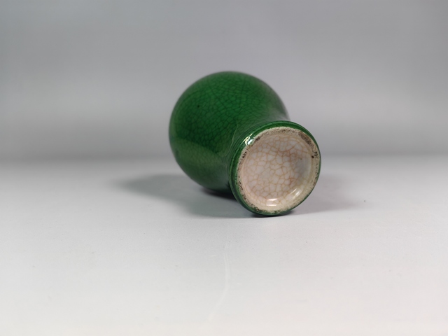 古玩陶瓷清晚魚子綠哥釉梅瓶真品鑒賞圖