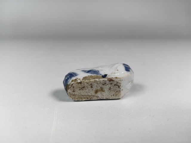 古玩陶瓷清中仿生瓷青花云福紋虎頭鞋真品鑒賞圖