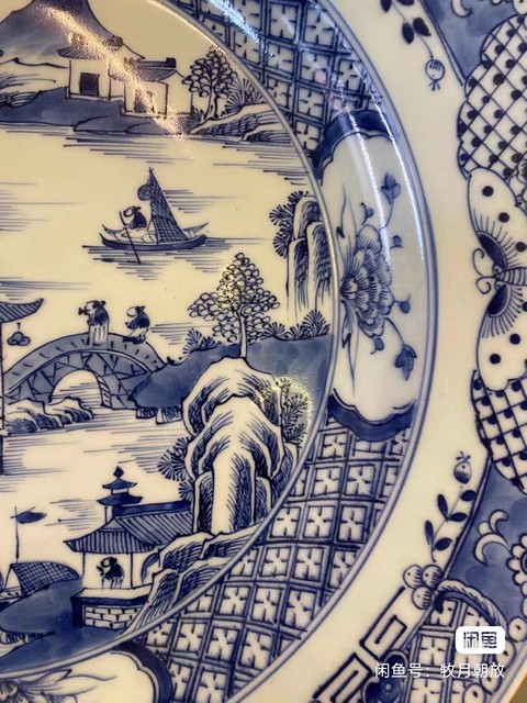 古玩陶瓷樓臺亭閣山水紋青花盤真品鑒賞圖