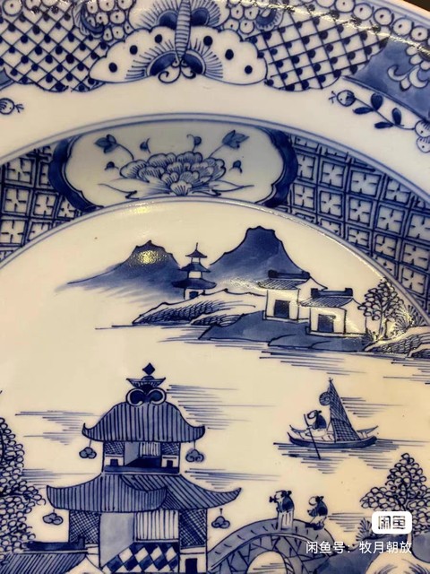 古玩陶瓷樓臺亭閣山水紋青花盤真品鑒賞圖