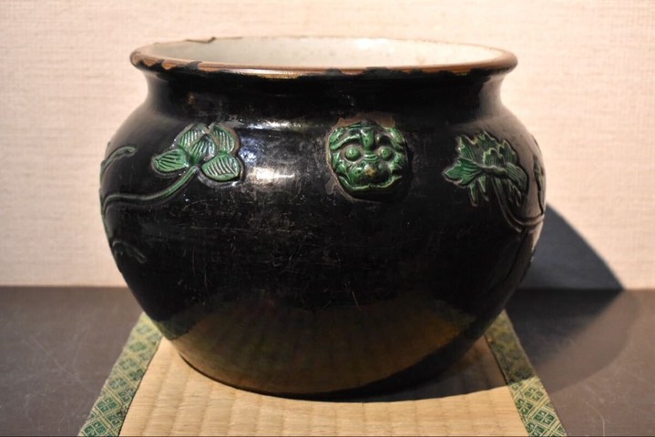 古玩陶瓷花卉紋罐真品鑒賞圖