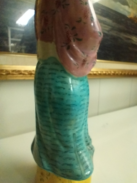 古玩陶瓷粉彩仕女人物造像真品鑒賞圖