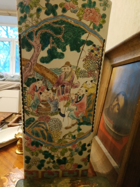 古玩陶瓷粉彩人物故事紋天圓地方瓶真品鑒賞圖