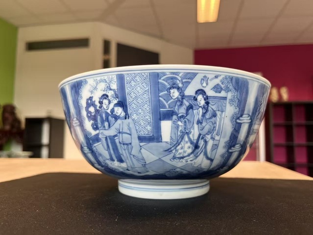 古玩陶瓷青花人物紋碗真品鑒賞圖