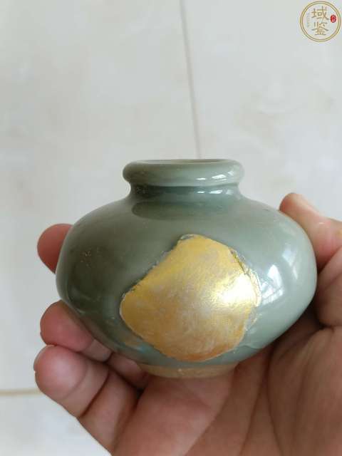 古玩陶瓷館藏級精品南宋龍泉梅子青釉水盂拍賣,當前價格2980元