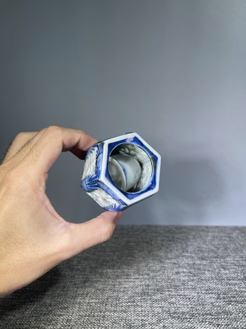 古玩陶瓷清末民初.鏤空六角青花杯座拍賣,當前價格350元