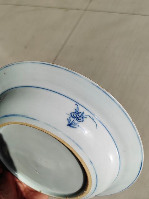 古玩陶瓷清乾隆青花花卉開窗魚藻紋折腰盤真品鑒賞圖