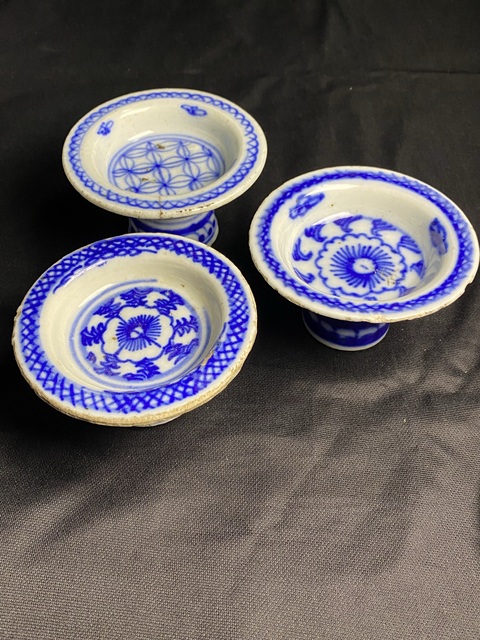 古玩陶瓷（清庫存騰地方）清中期花卉紋青花高足盤拍賣，當前價格588元