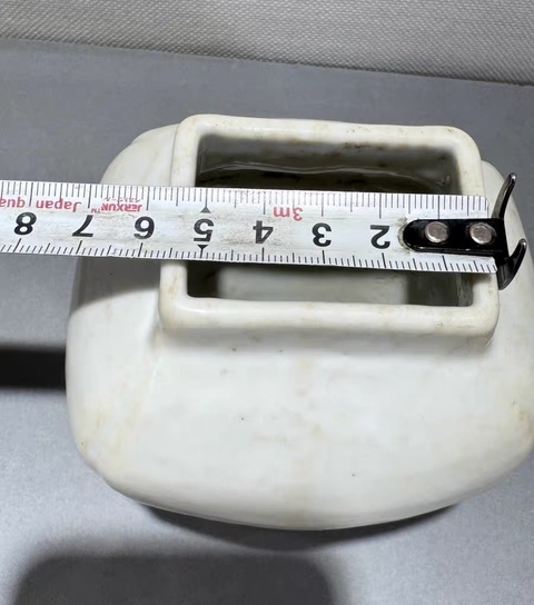 古玩陶瓷白釉方形茶葉罐真品鑒賞圖