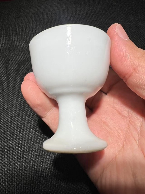 古玩陶瓷(精品釉水)德化窯白釉高足杯拍賣，當前價格0元