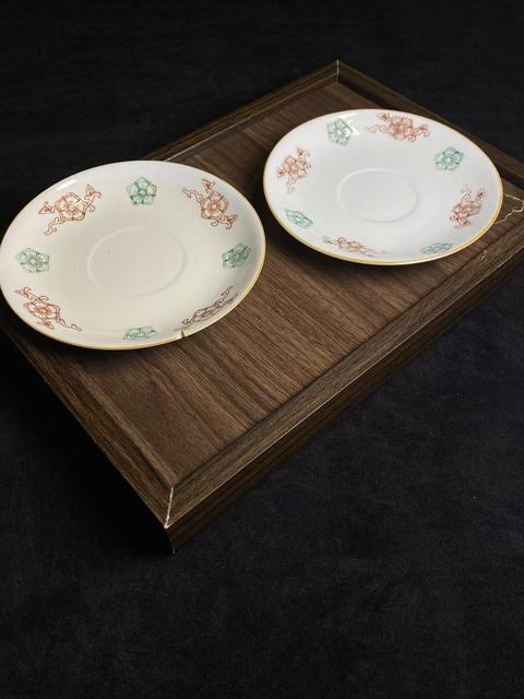 古玩陶瓷一對(duì)民國(guó)花卉紋盤(pán)拍賣(mài)，當(dāng)前價(jià)格388元