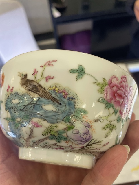 古玩陶瓷花鳥紋粉彩碗真品鑒賞圖