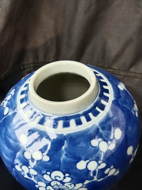 古玩陶瓷青花冰梅圖罐真品鑒賞圖
