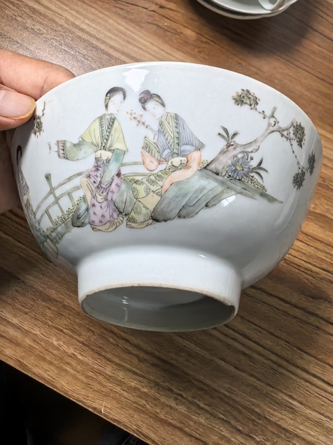 古玩陶瓷仕女紋粉彩碗真品鑒賞圖