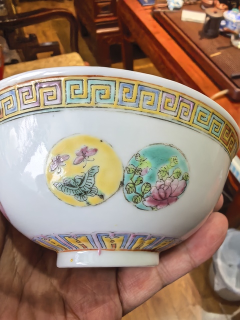 古玩陶瓷民國 粉彩皮球花碗拍賣,當前價格5988元