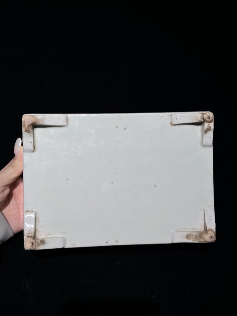 古玩陶瓷白釉暗刻花卉紋水仙盆拍賣,當前價格8800元