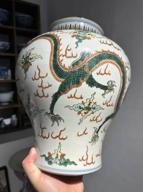 古玩陶瓷龍鳳紋斗彩將軍罐真品鑒賞圖