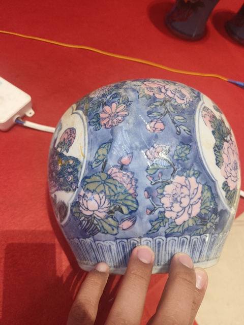 古玩陶瓷釉下彩孔雀紋蓋罐真品鑒賞圖