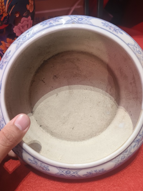 古玩陶瓷釉下彩花卉紋水洗真品鑒賞圖