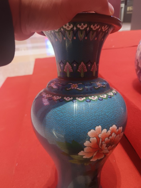 古玩陶瓷銅胎掐絲琺瑯花鳥紋觀音瓶真品鑒賞圖