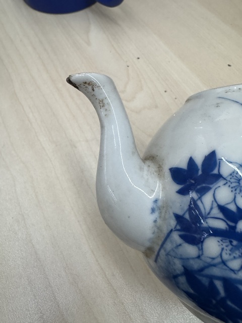 古玩陶瓷青花花鳥(niǎo)紋壺拍賣(mài)，當(dāng)前價(jià)格12000元