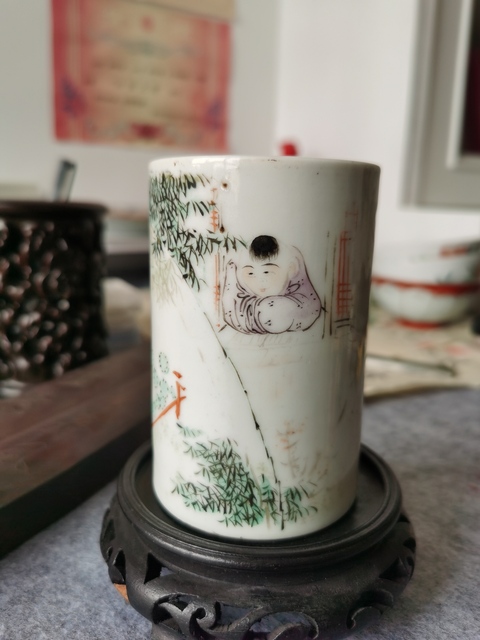 古玩陶瓷淺絳彩人物詩文筆筒拍賣，當前價格6800元