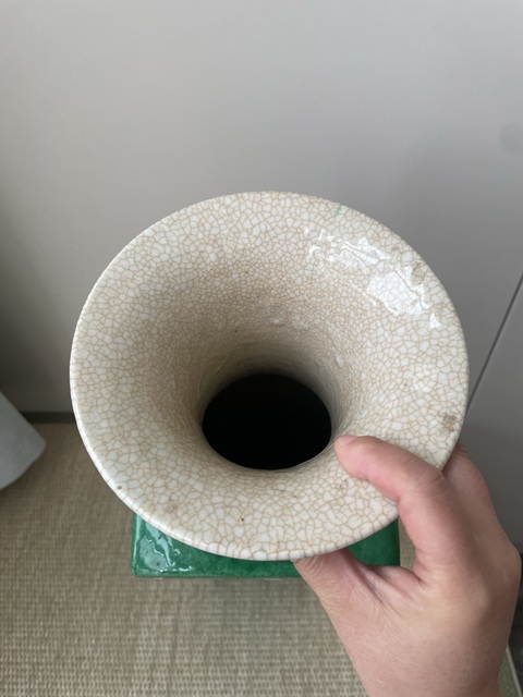 古玩陶瓷綠哥釉四方瓶真品鑒賞圖