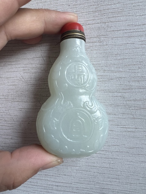 古玩玉器和田玉鼻煙壺真品鑒賞圖