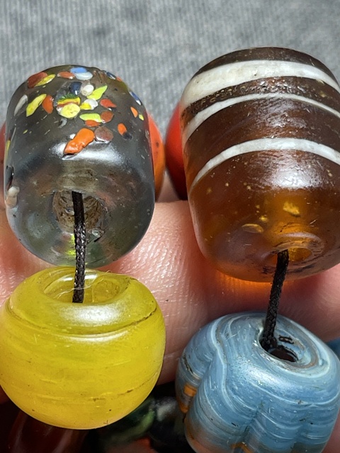 古玩玉器琉璃多寶串真品鑒賞圖