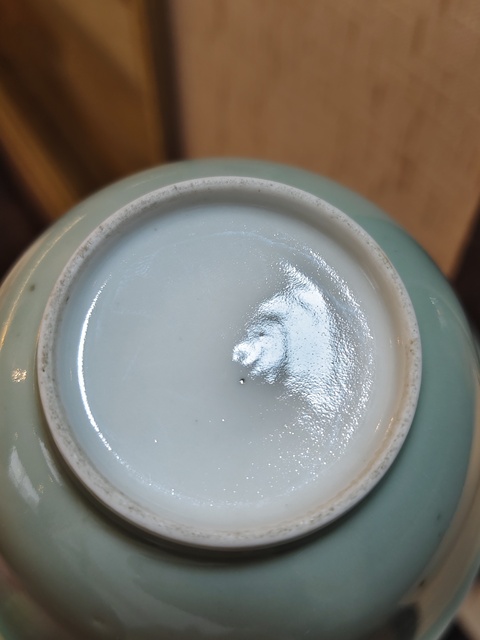 古玩陶瓷外豆青釉內青花杯真品鑒賞圖