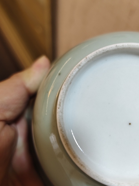 古玩陶瓷外豆青釉內青花杯真品鑒賞圖