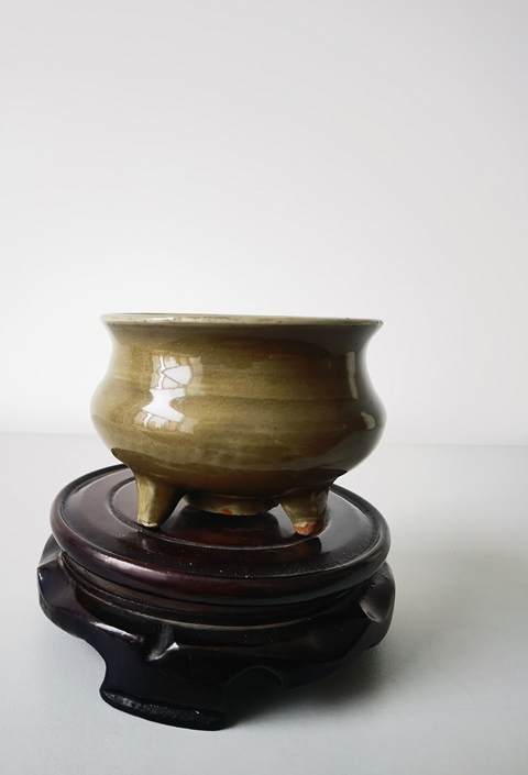 古玩陶瓷龍泉青瓷鬲式爐真品鑒賞圖