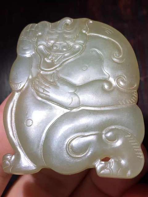 古玩玉器和田玉熊題材掛件真品鑒賞圖