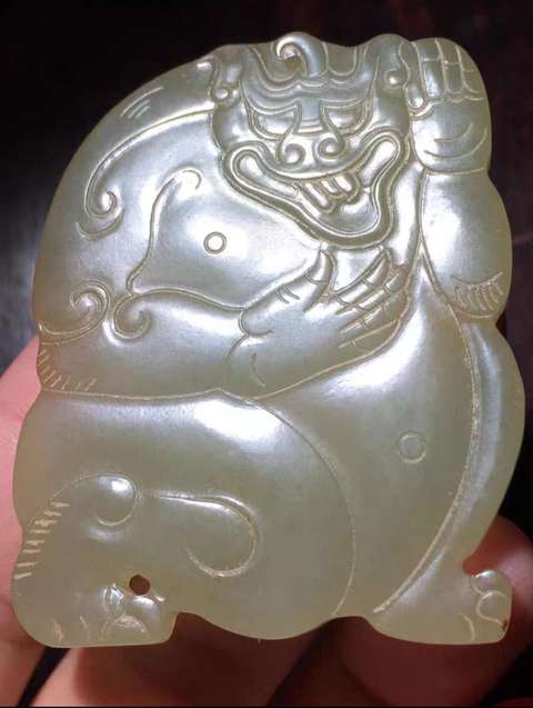 古玩玉器和田玉熊題材掛件真品鑒賞圖