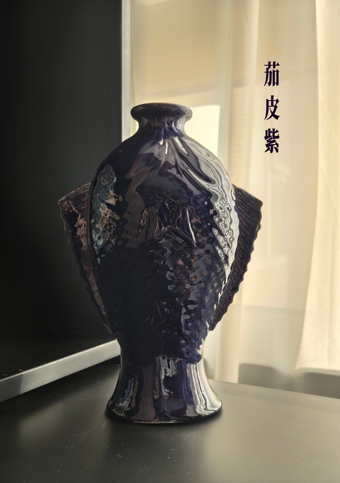古玩陶瓷乾隆茄皮紫釉雙魚瓶（發色典型）拍賣，當前價格28888元